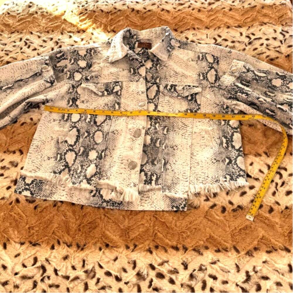 POL Snake Print Cropped Shacket Raw Hem Button Front Jacket Boho